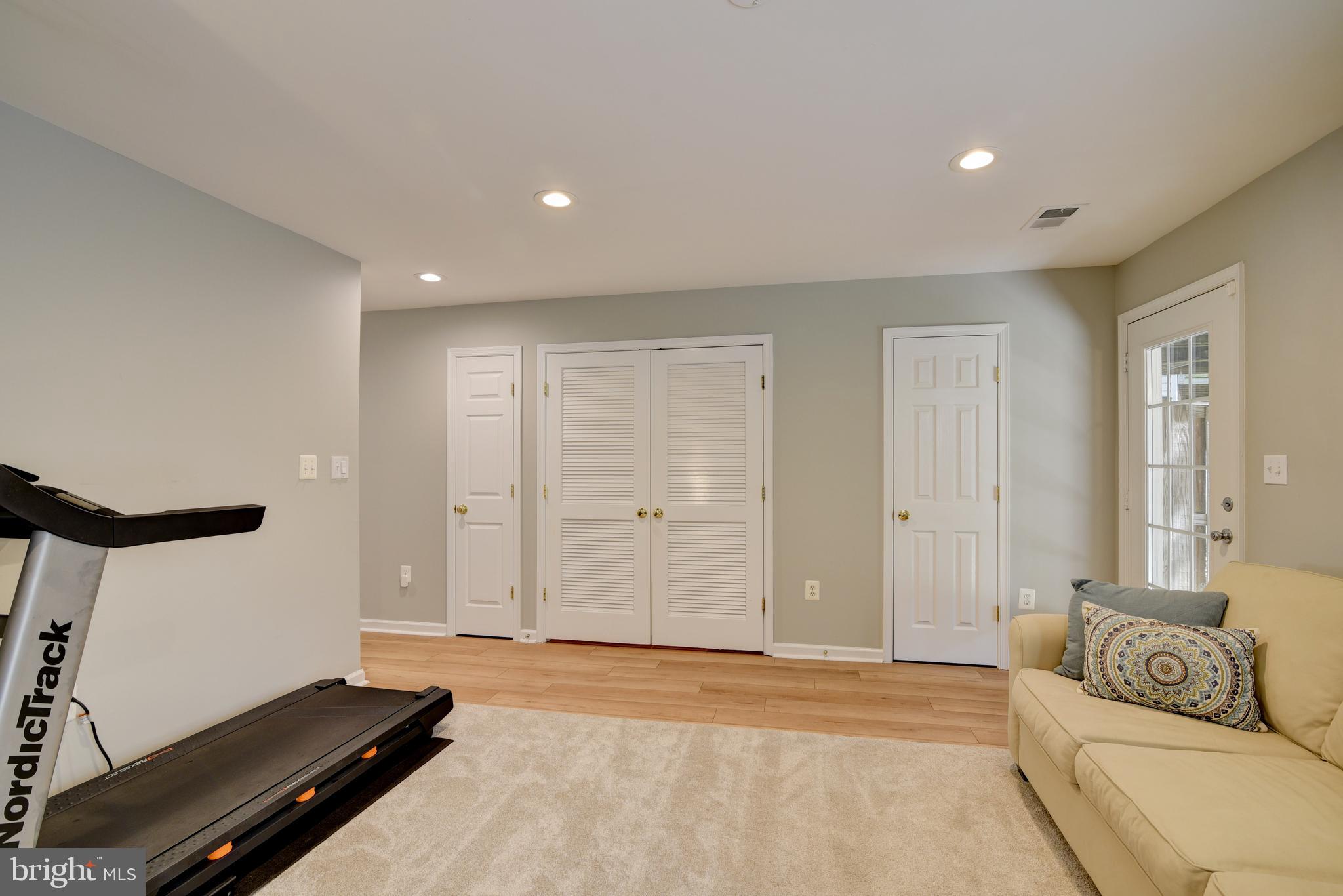 SOUTH RIDING - Residential