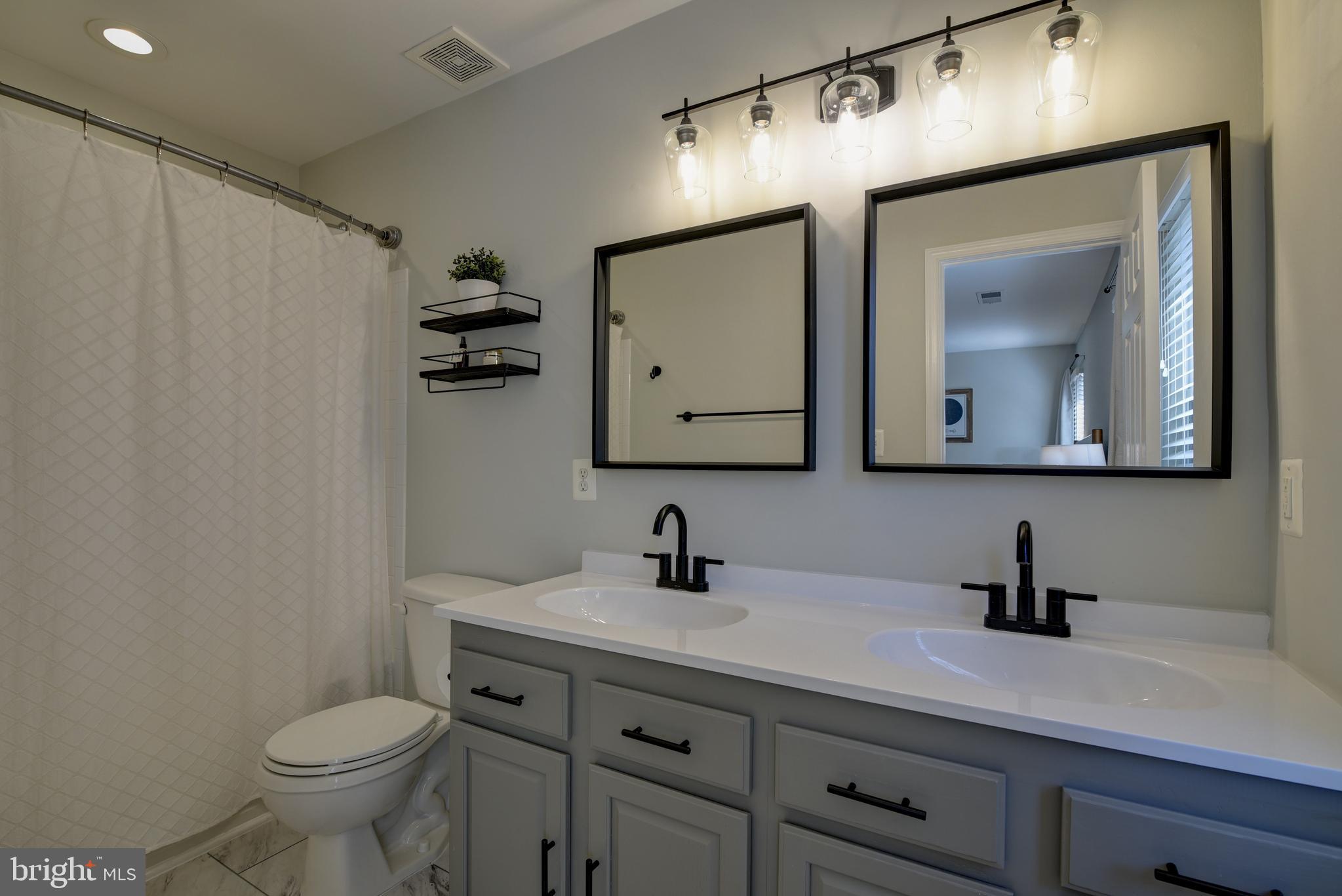 SOUTH RIDING - Residential