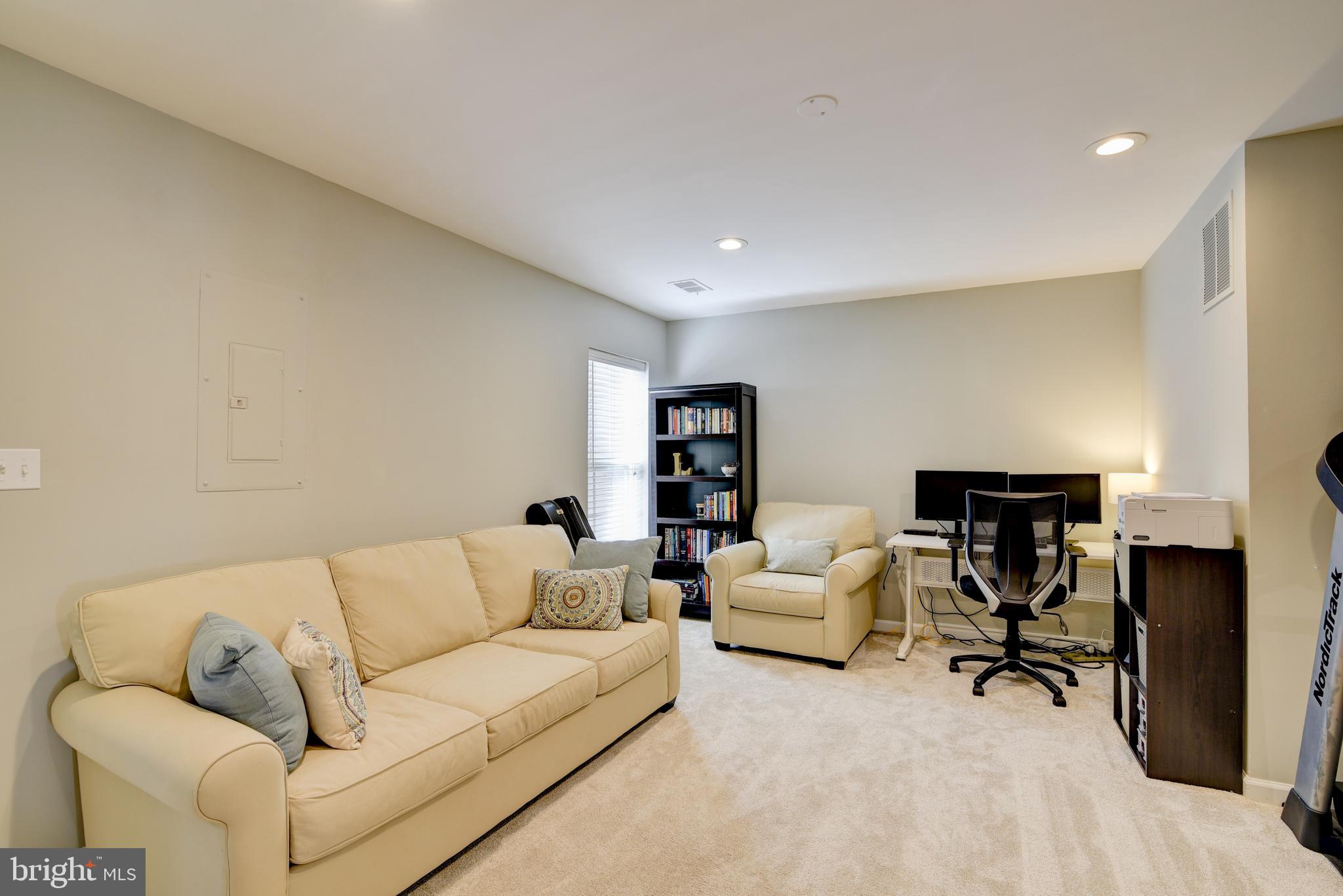 SOUTH RIDING - Residential