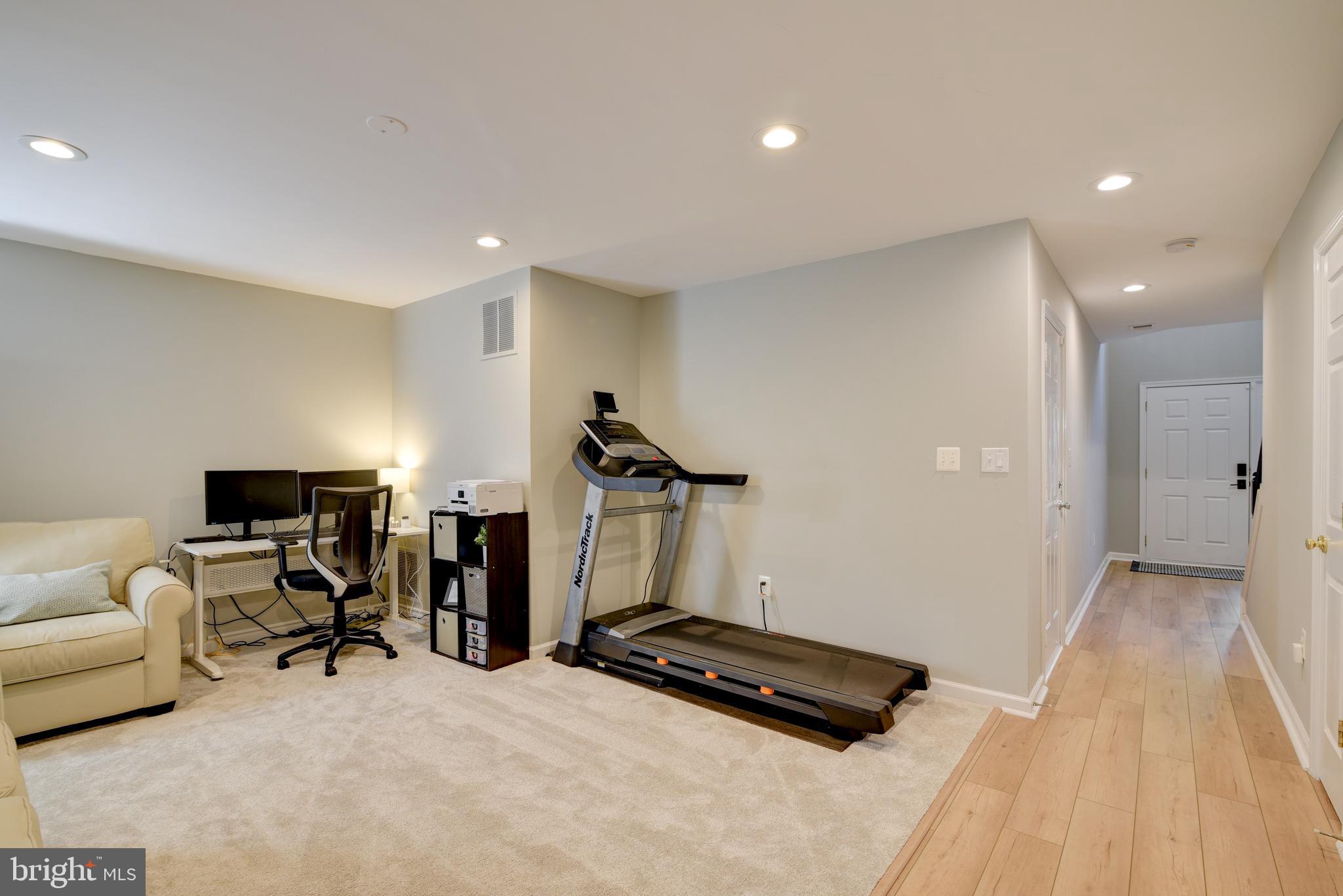 SOUTH RIDING - Residential