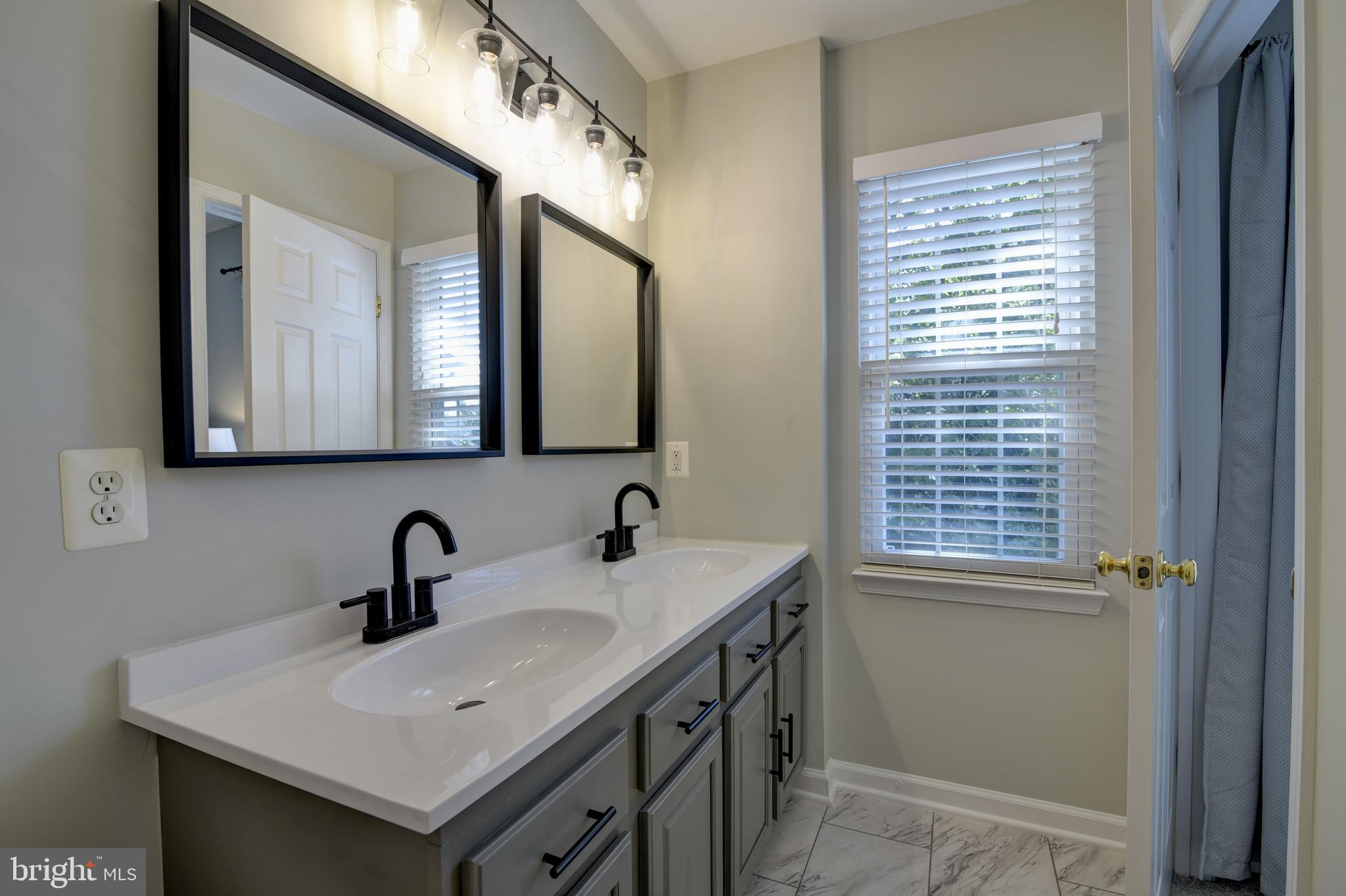 SOUTH RIDING - Residential