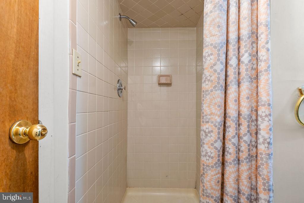 WOODYARD - Residential