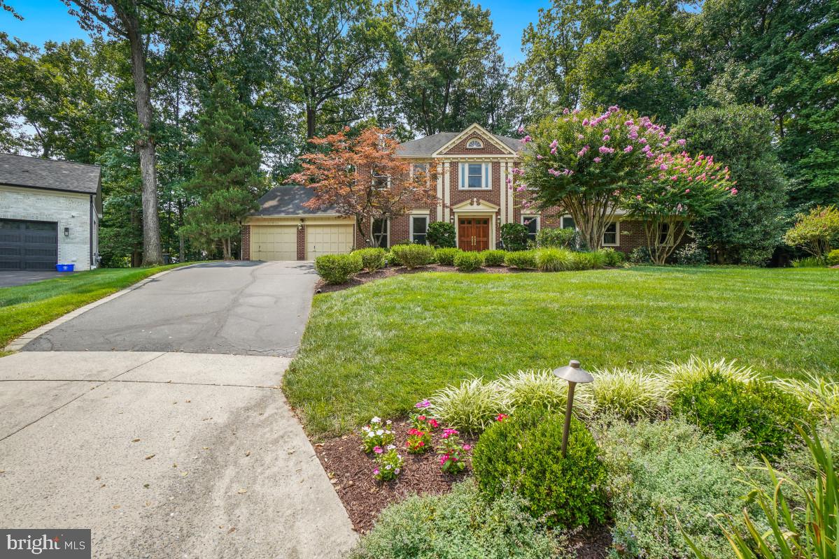 10904 ROUNDTABLE COURT