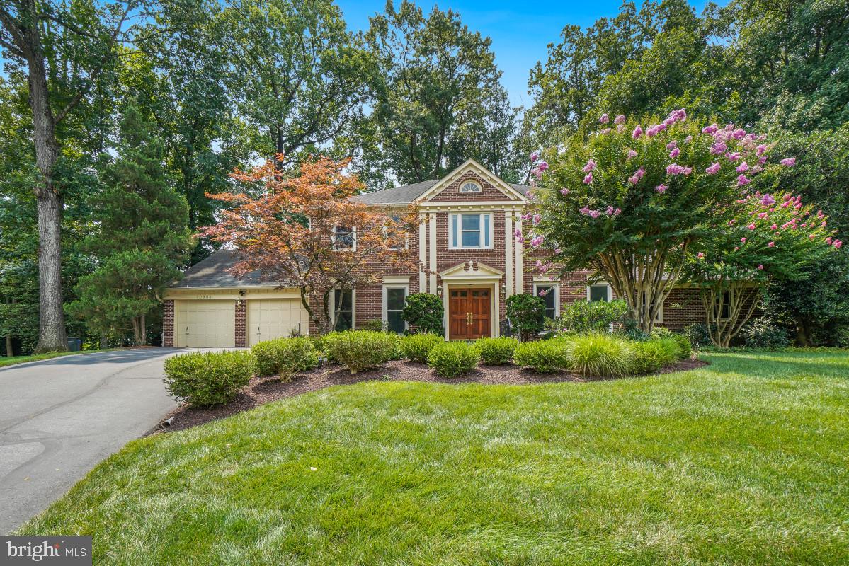 10904 ROUNDTABLE COURT