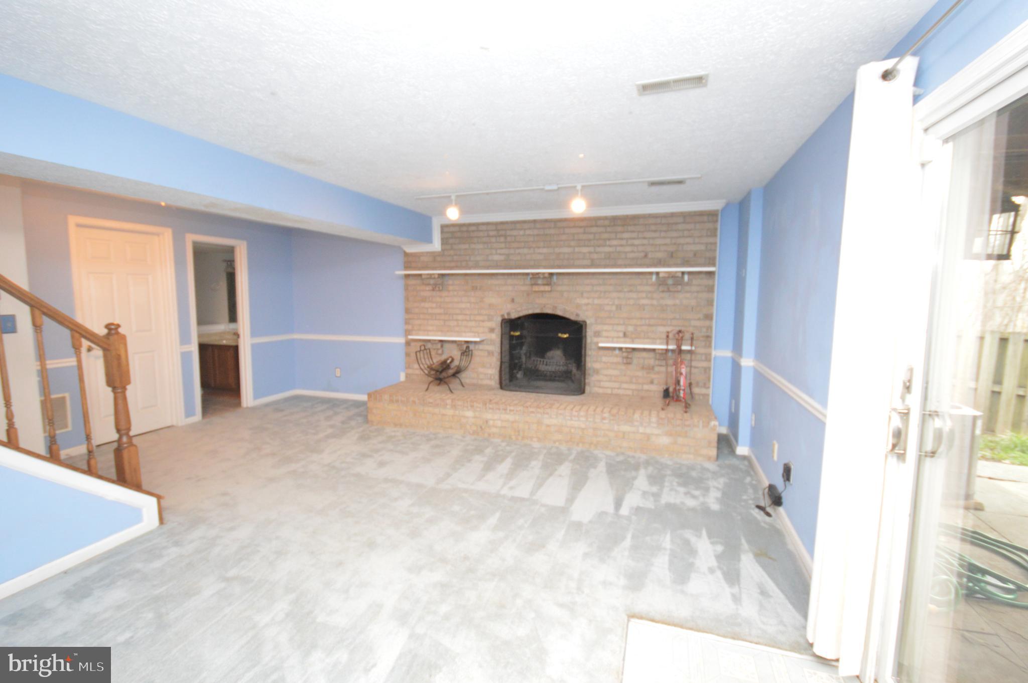 HOLLYMEAD - Residential Lease