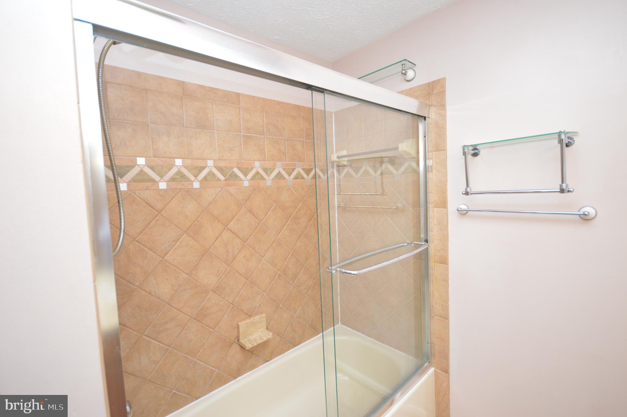 HOLLYMEAD - Residential Lease