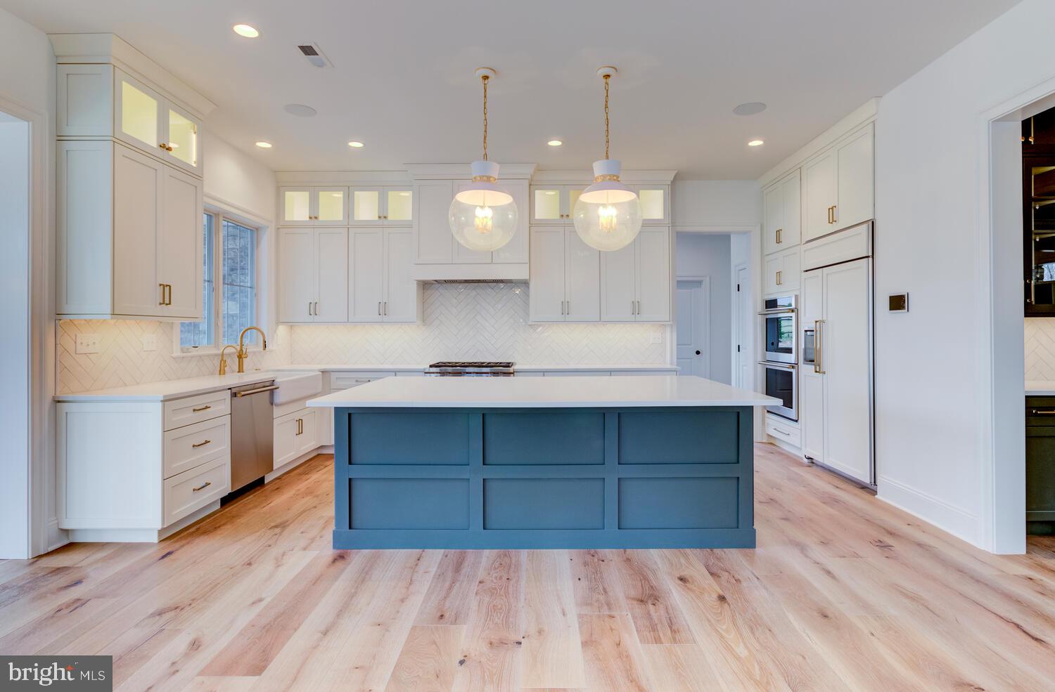 RADNOR HUNT - Residential