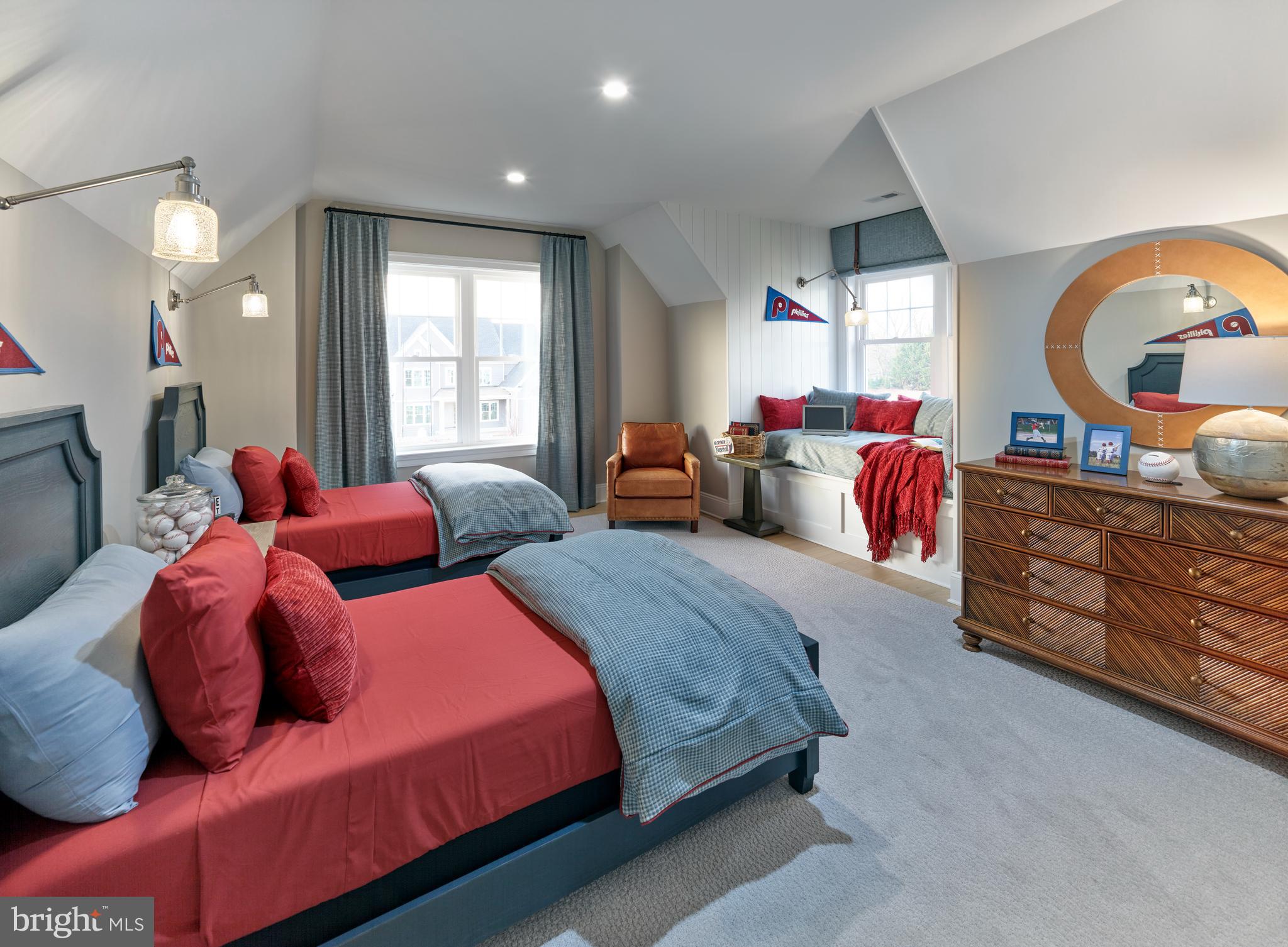 RADNOR HUNT - Residential