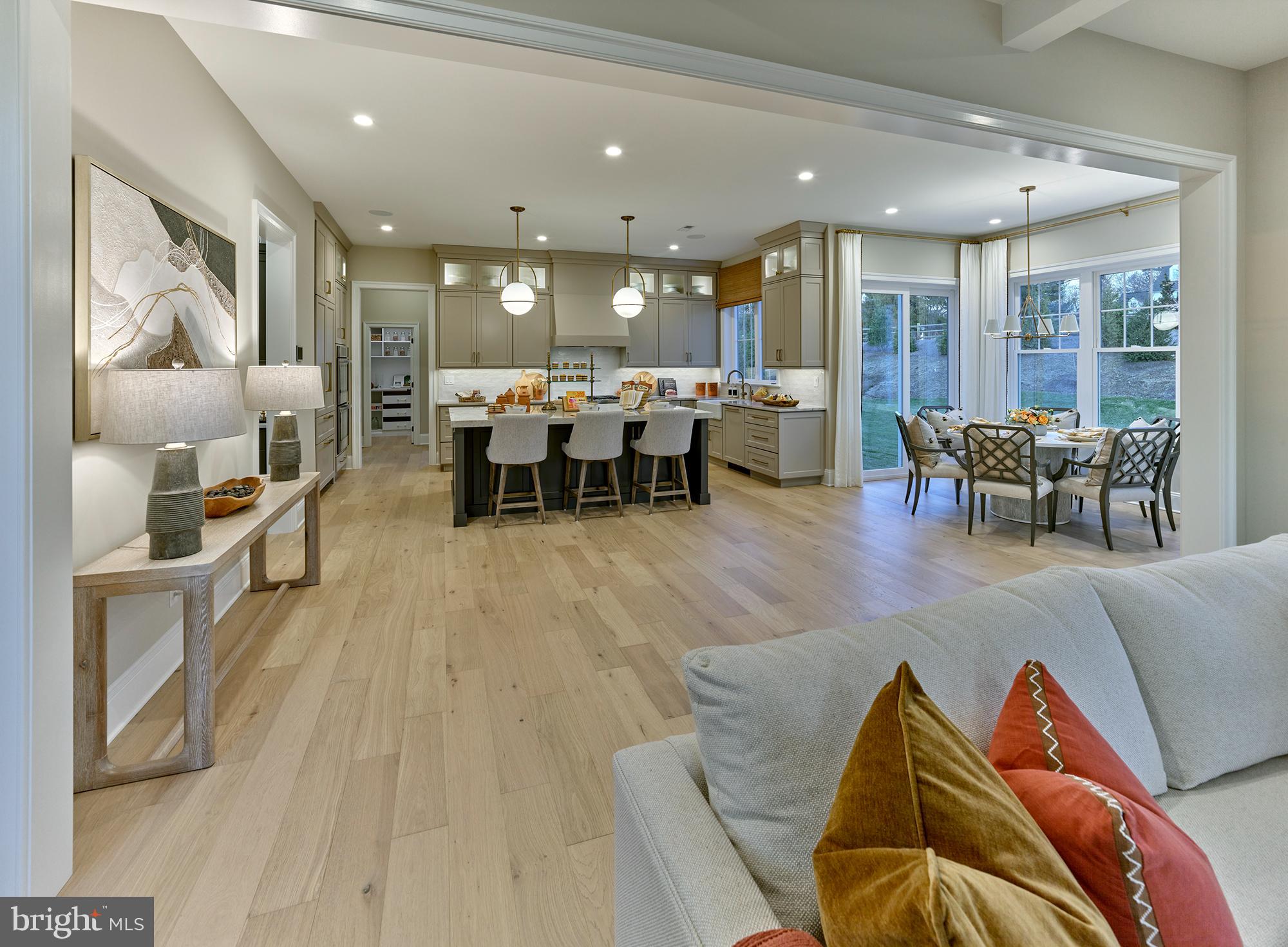 RADNOR HUNT - Residential