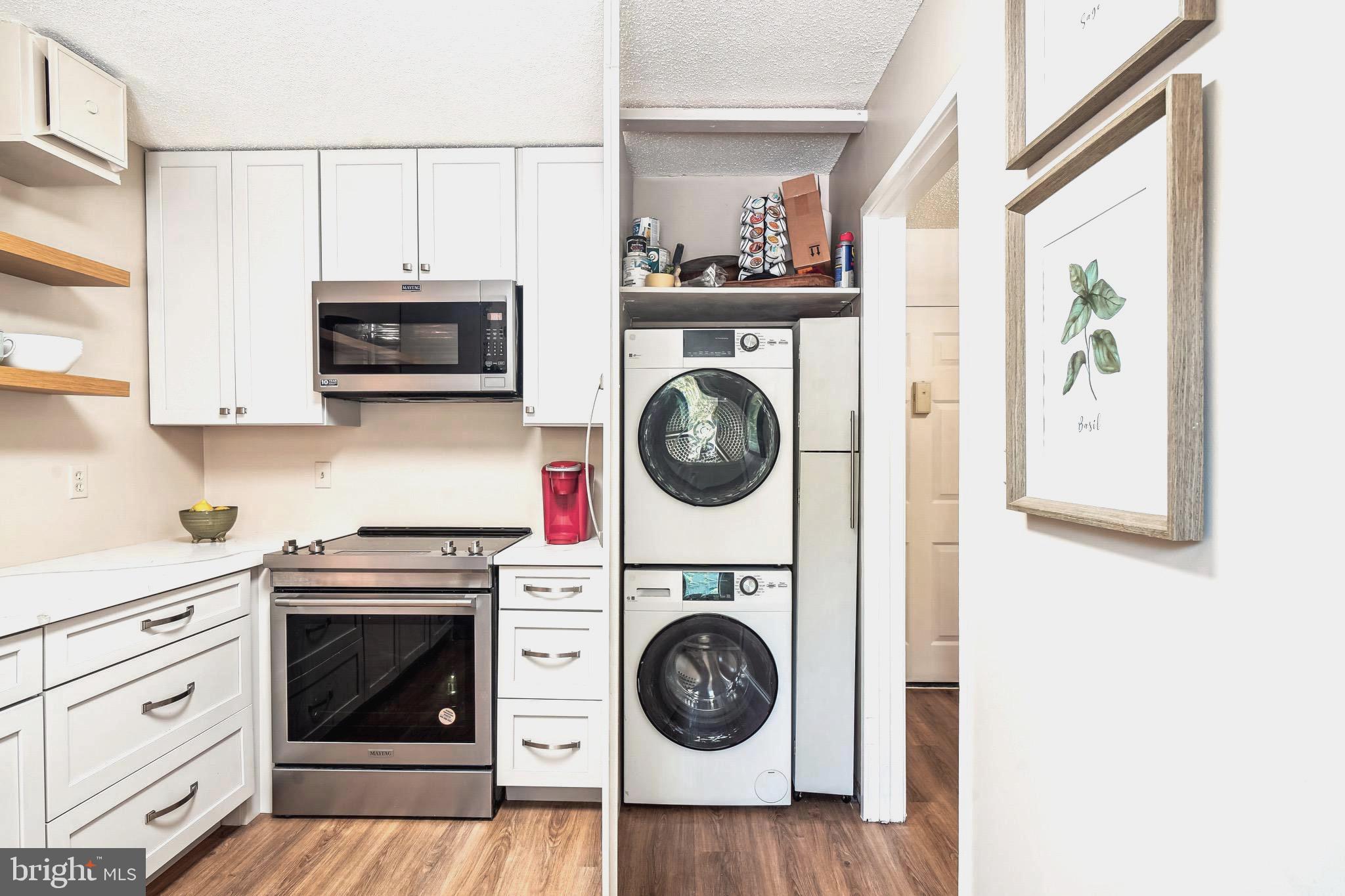 LEISURE WORLD - Residential