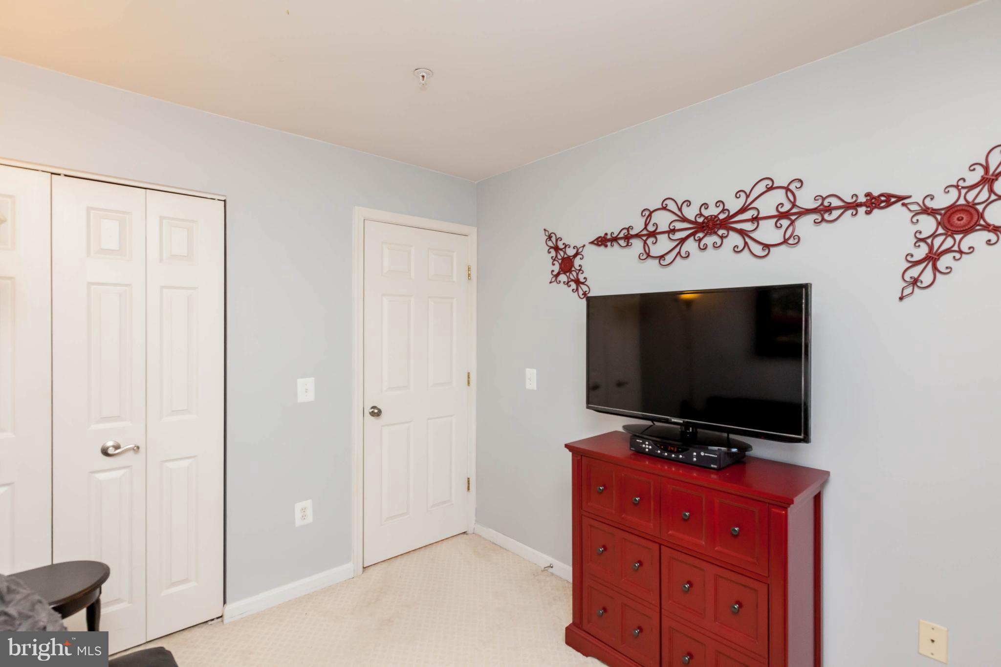 SEVEN OAKS - Residential