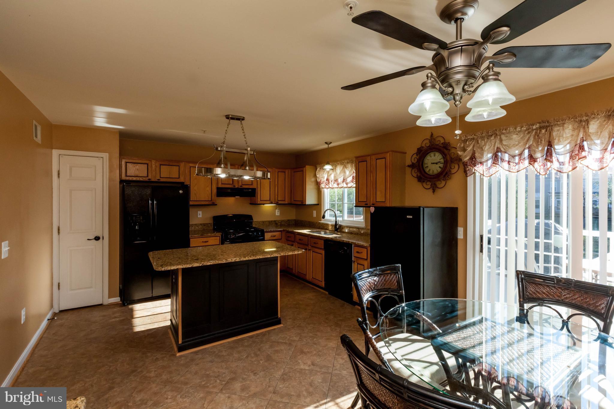 SEVEN OAKS - Residential