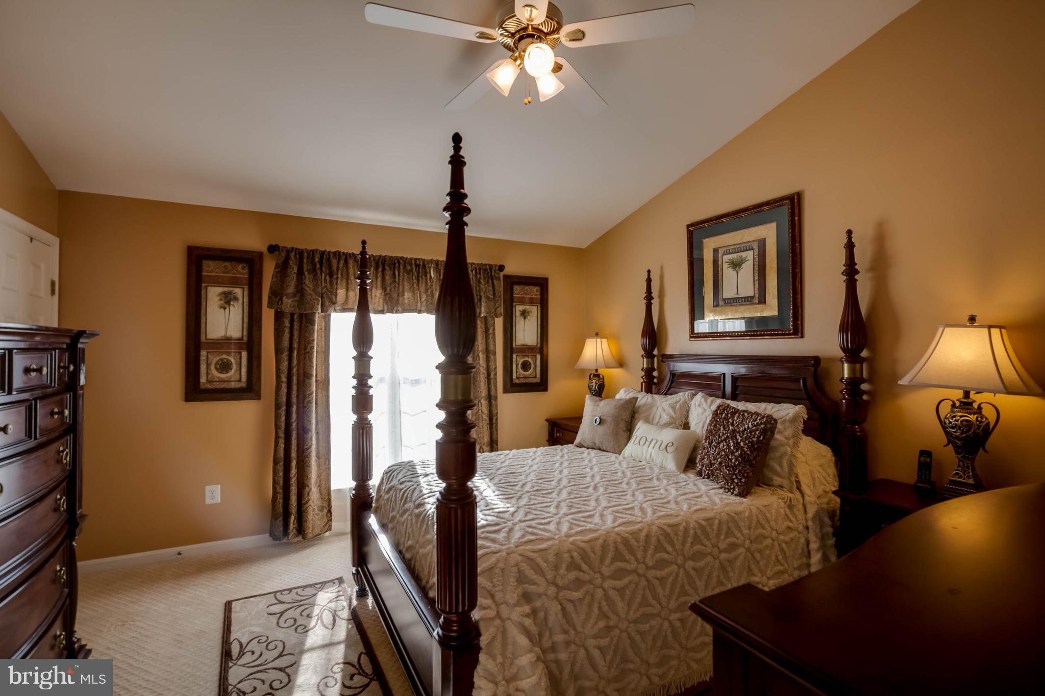 SEVEN OAKS - Residential