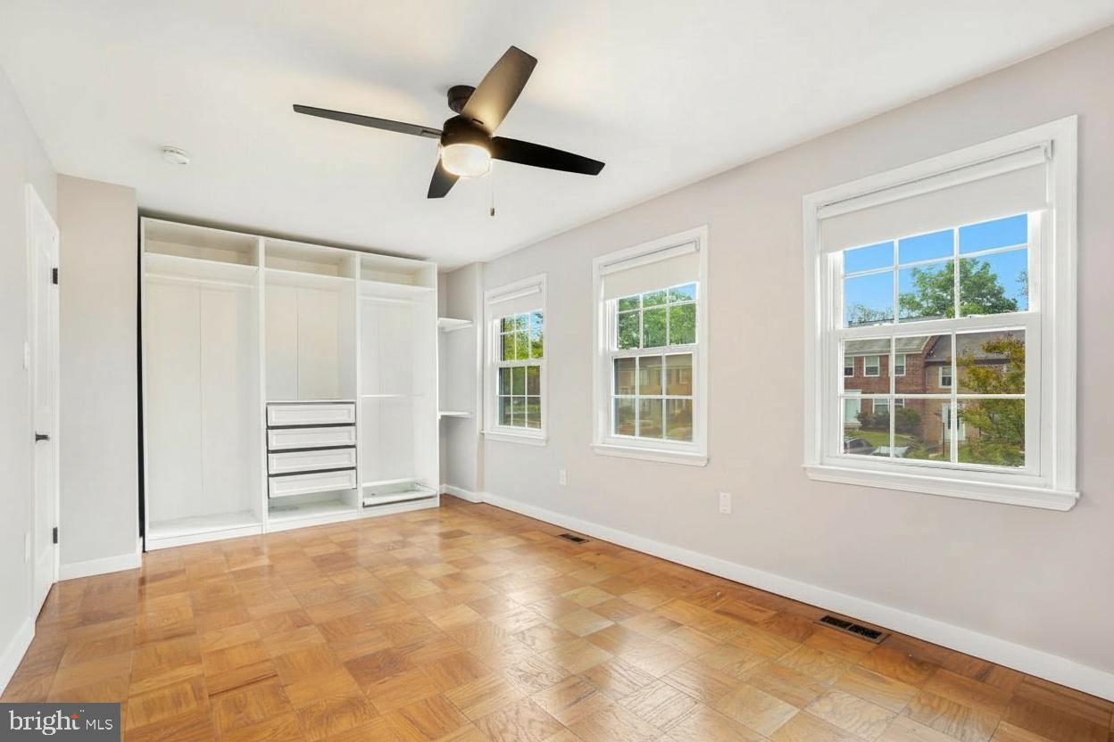 OAKLAND MILLS - Residential