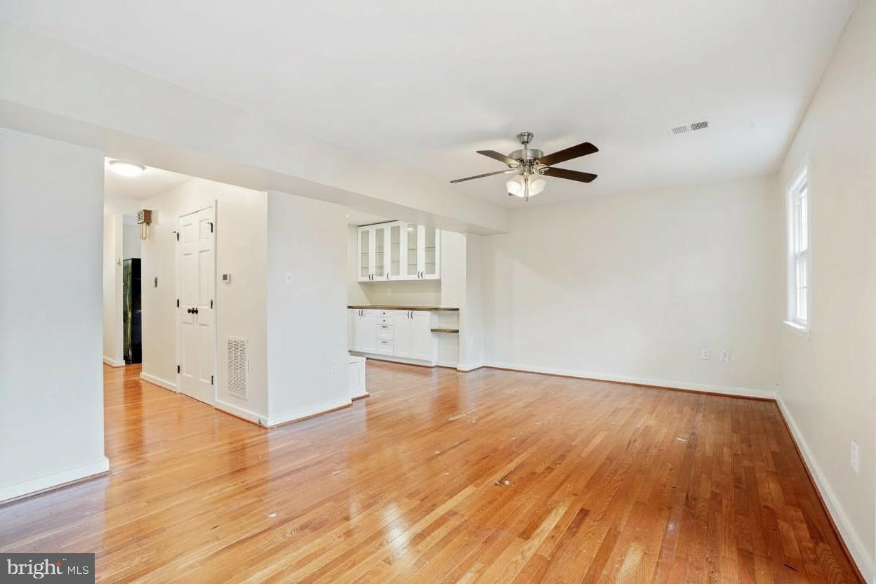 OAKLAND MILLS - Residential
