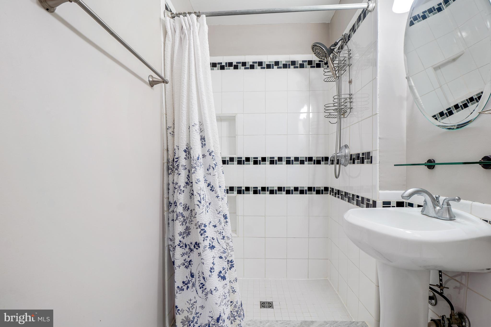OAKLAND MILLS - Residential