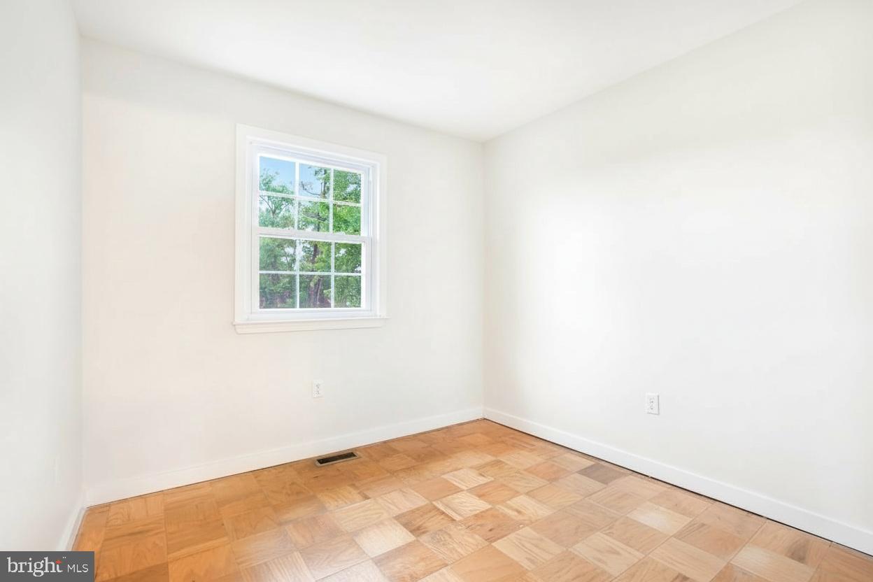 OAKLAND MILLS - Residential