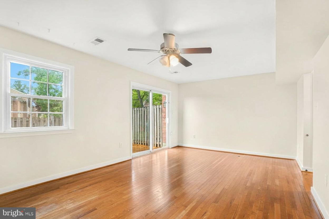 OAKLAND MILLS - Residential