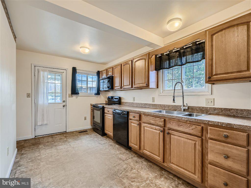 MIDDLE RIVER - Residential