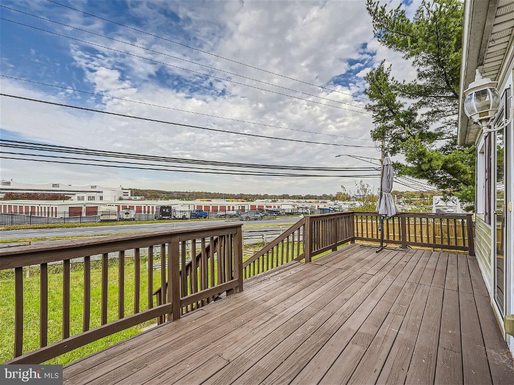 MIDDLE RIVER - Residential