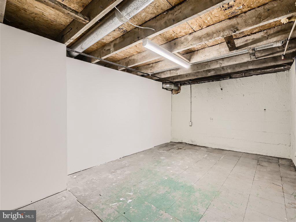 MIDDLE RIVER - Residential