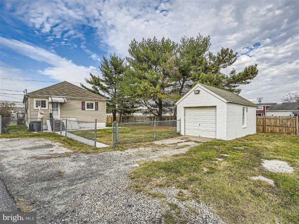 MIDDLE RIVER - Residential