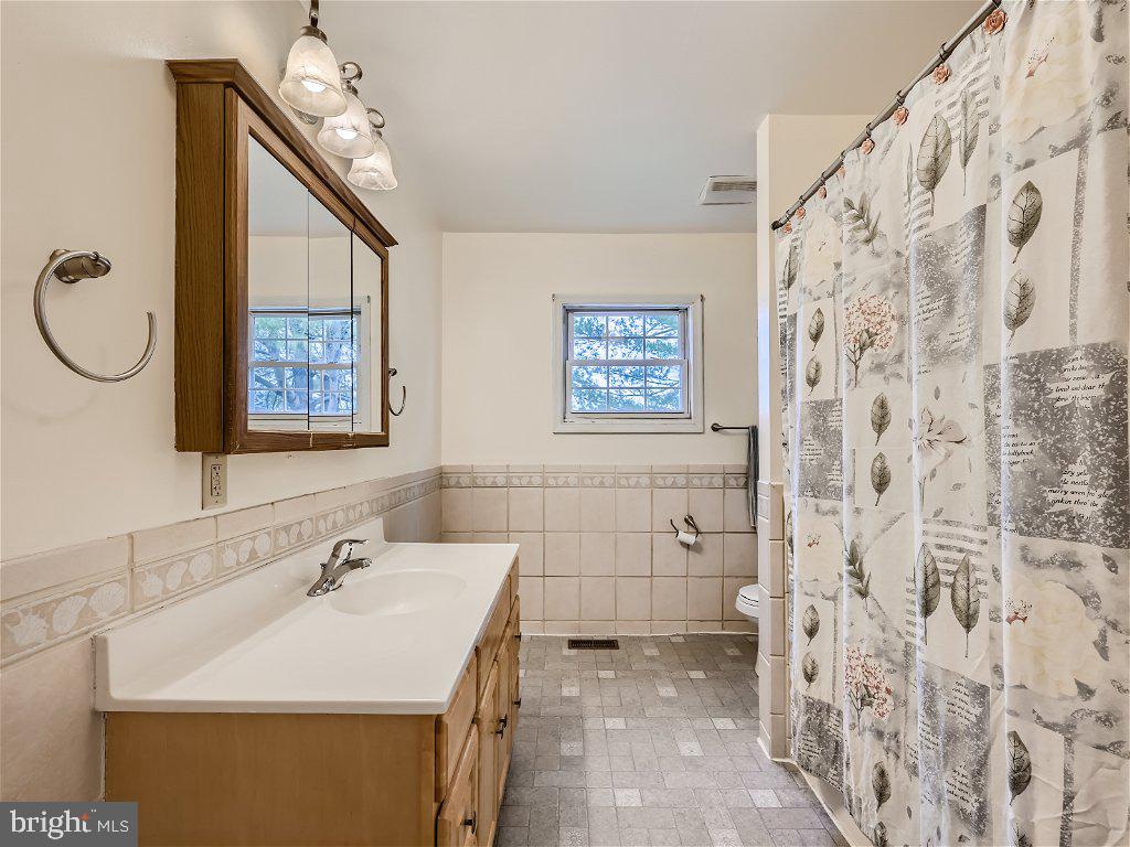 MIDDLE RIVER - Residential