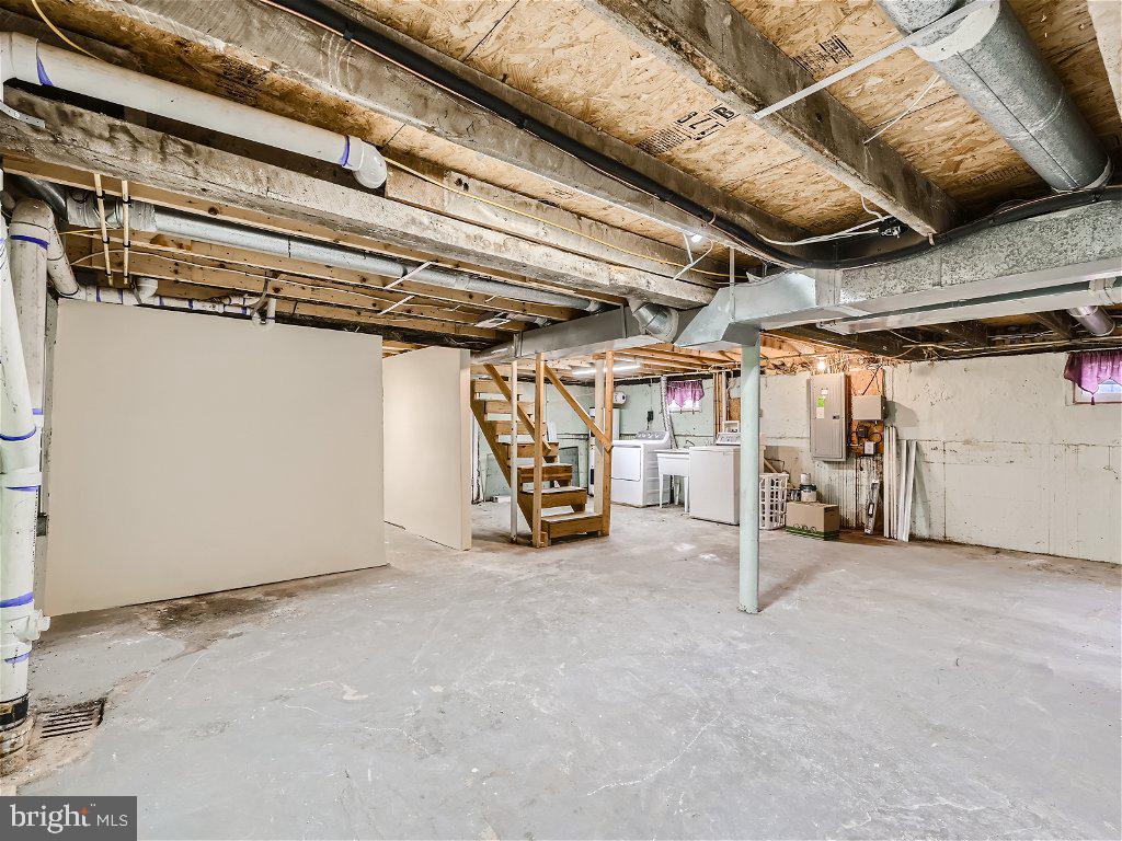 MIDDLE RIVER - Residential