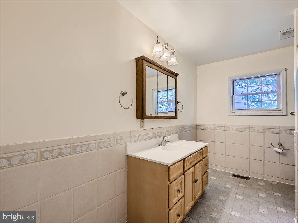 MIDDLE RIVER - Residential