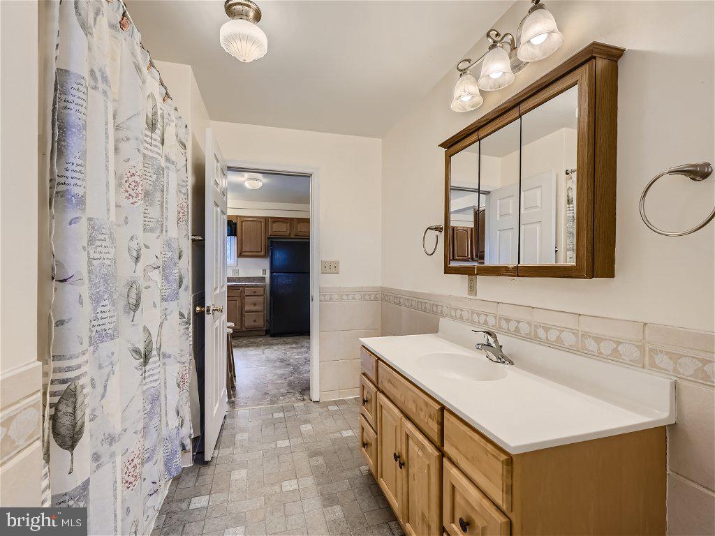 MIDDLE RIVER - Residential