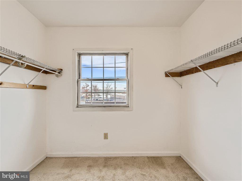 MIDDLE RIVER - Residential