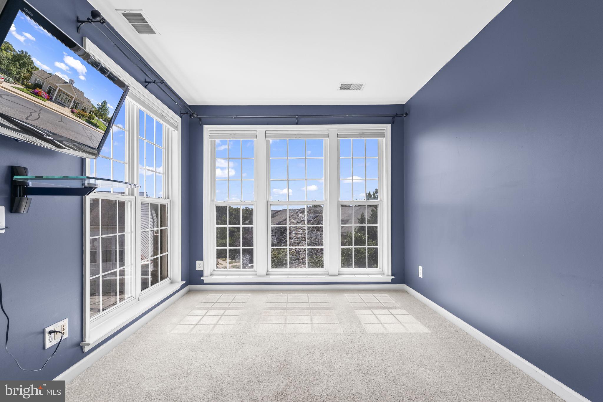 OVERLOOK - Residential Lease