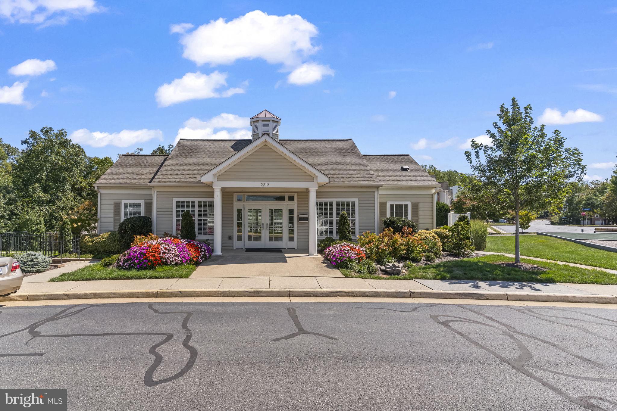 OVERLOOK - Residential Lease