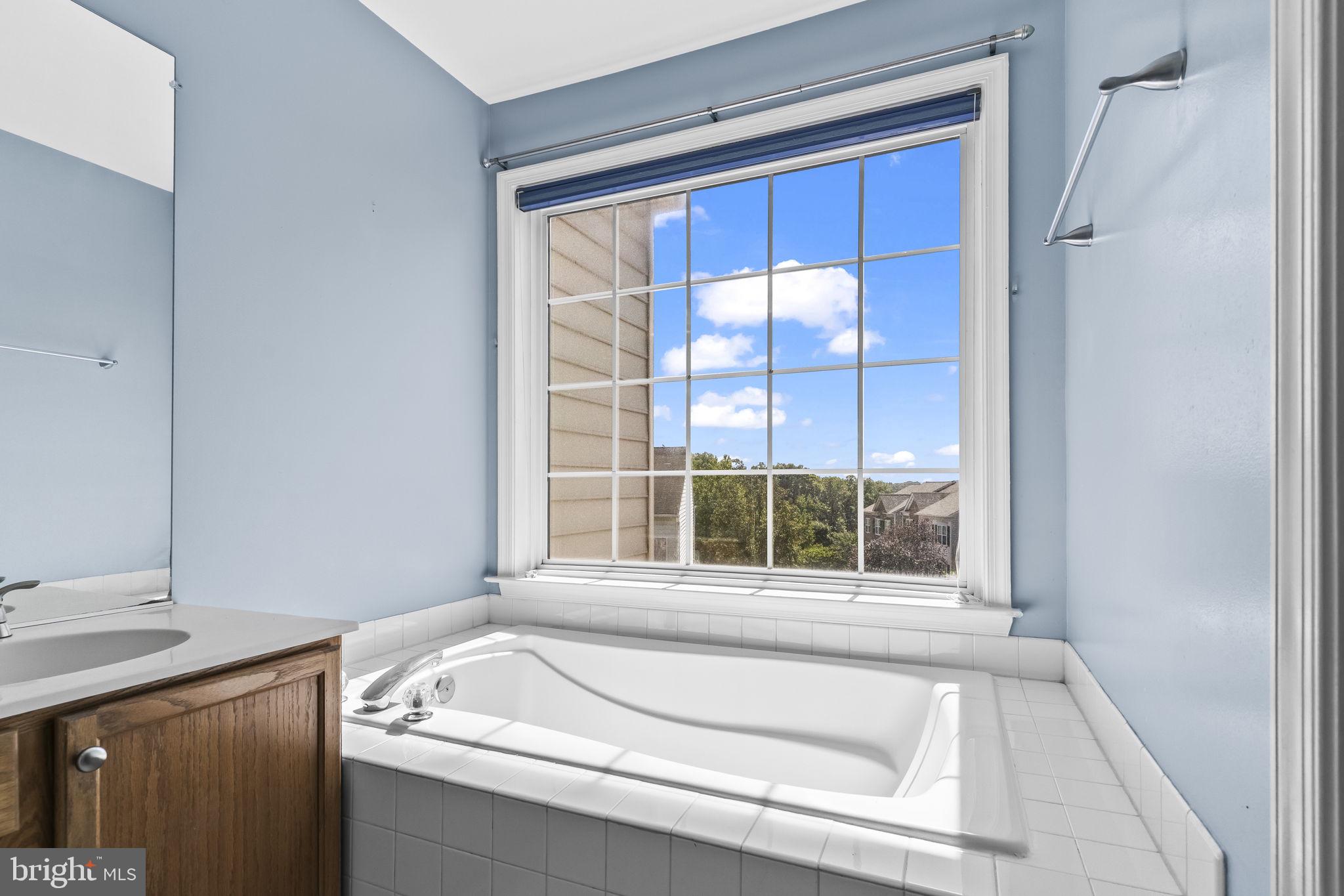 OVERLOOK - Residential Lease