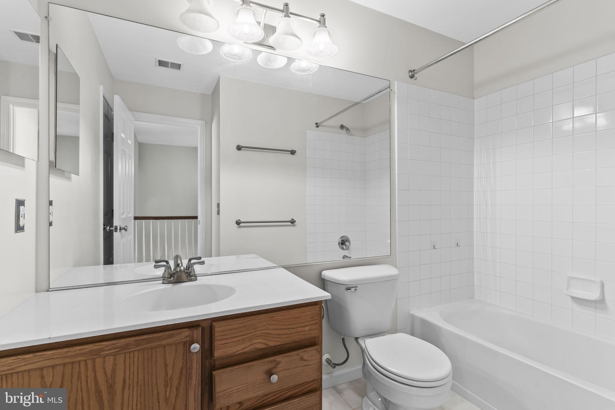 OVERLOOK - Residential Lease