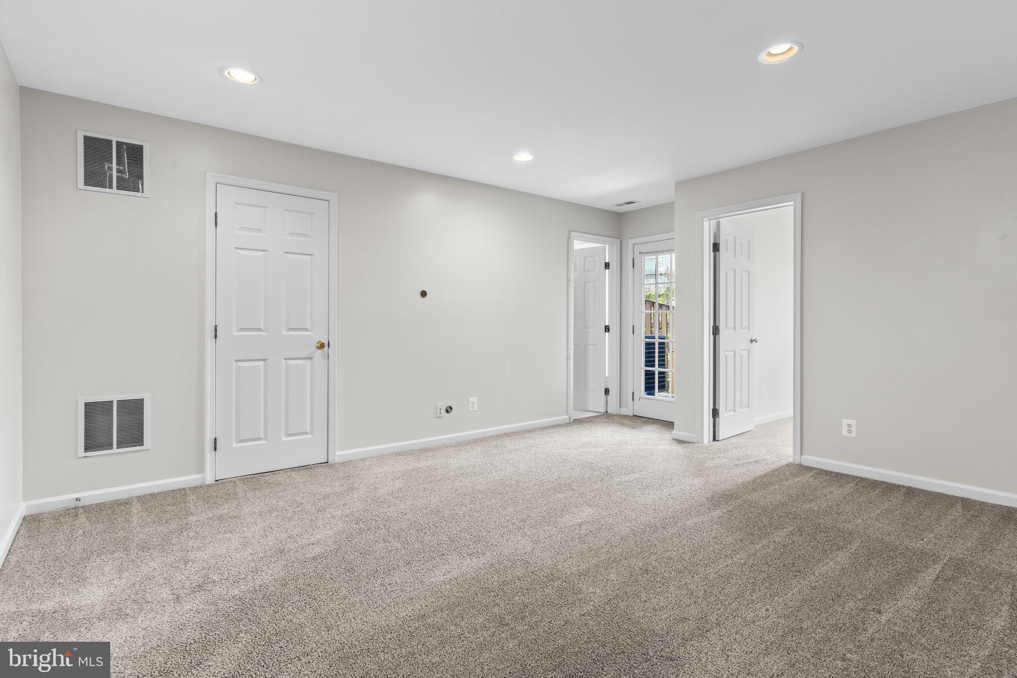 OVERLOOK - Residential Lease