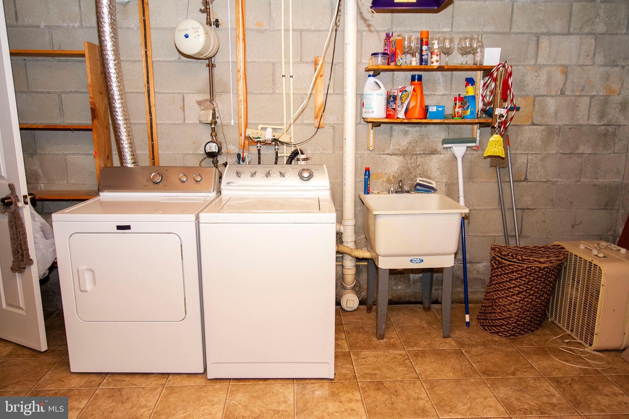 WOODSIDE - Residential