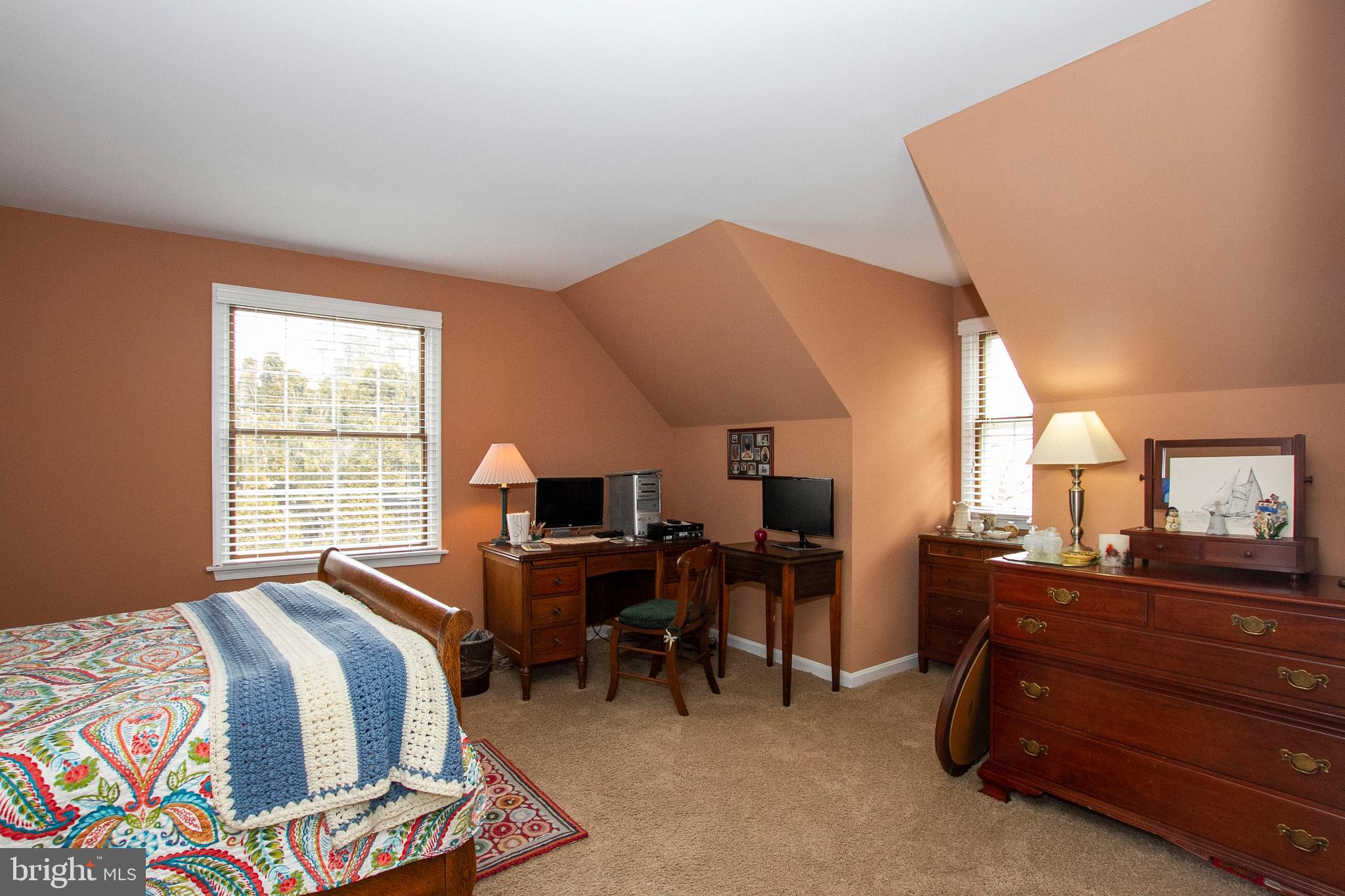 WOODSIDE - Residential