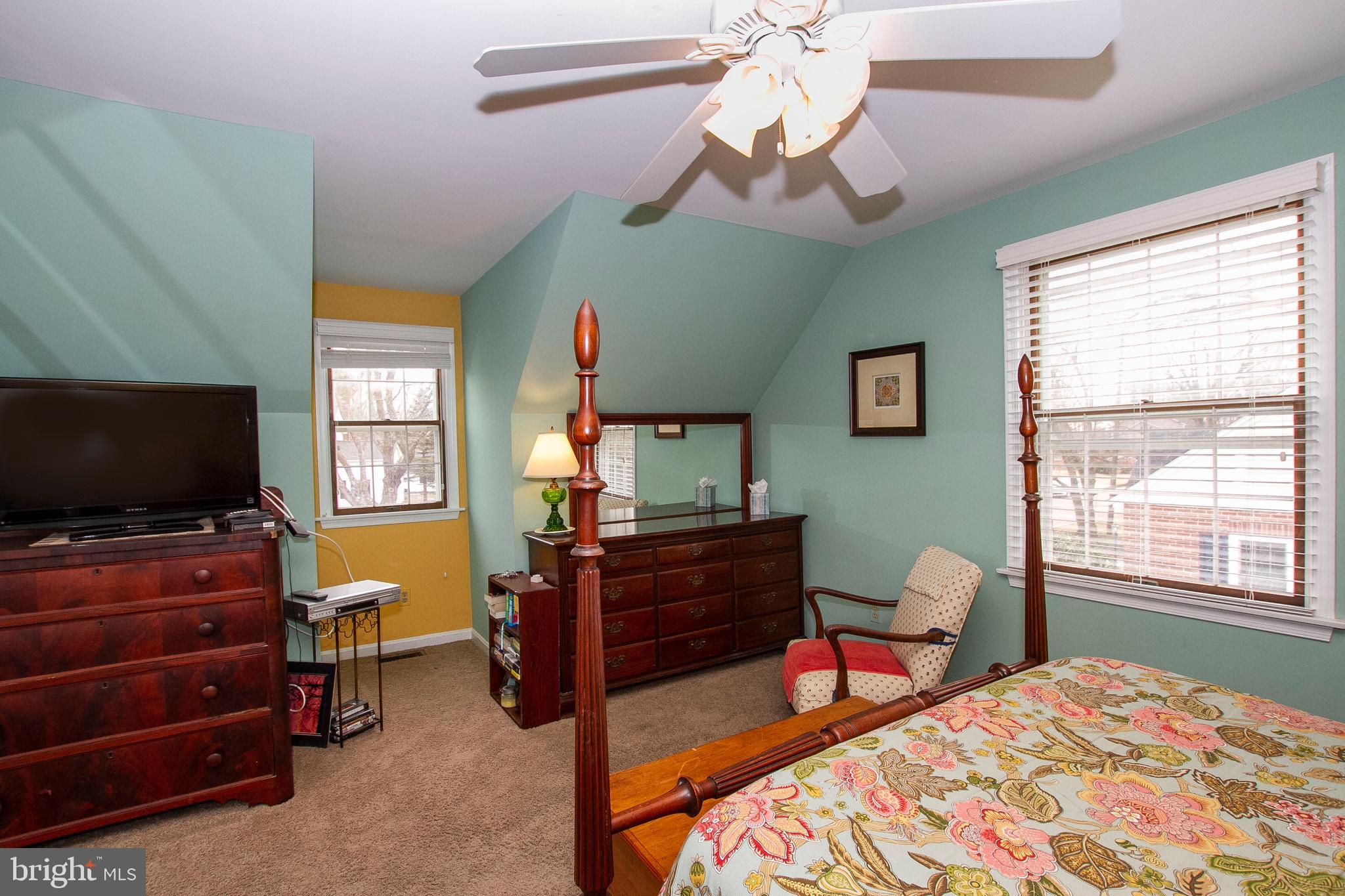 WOODSIDE - Residential