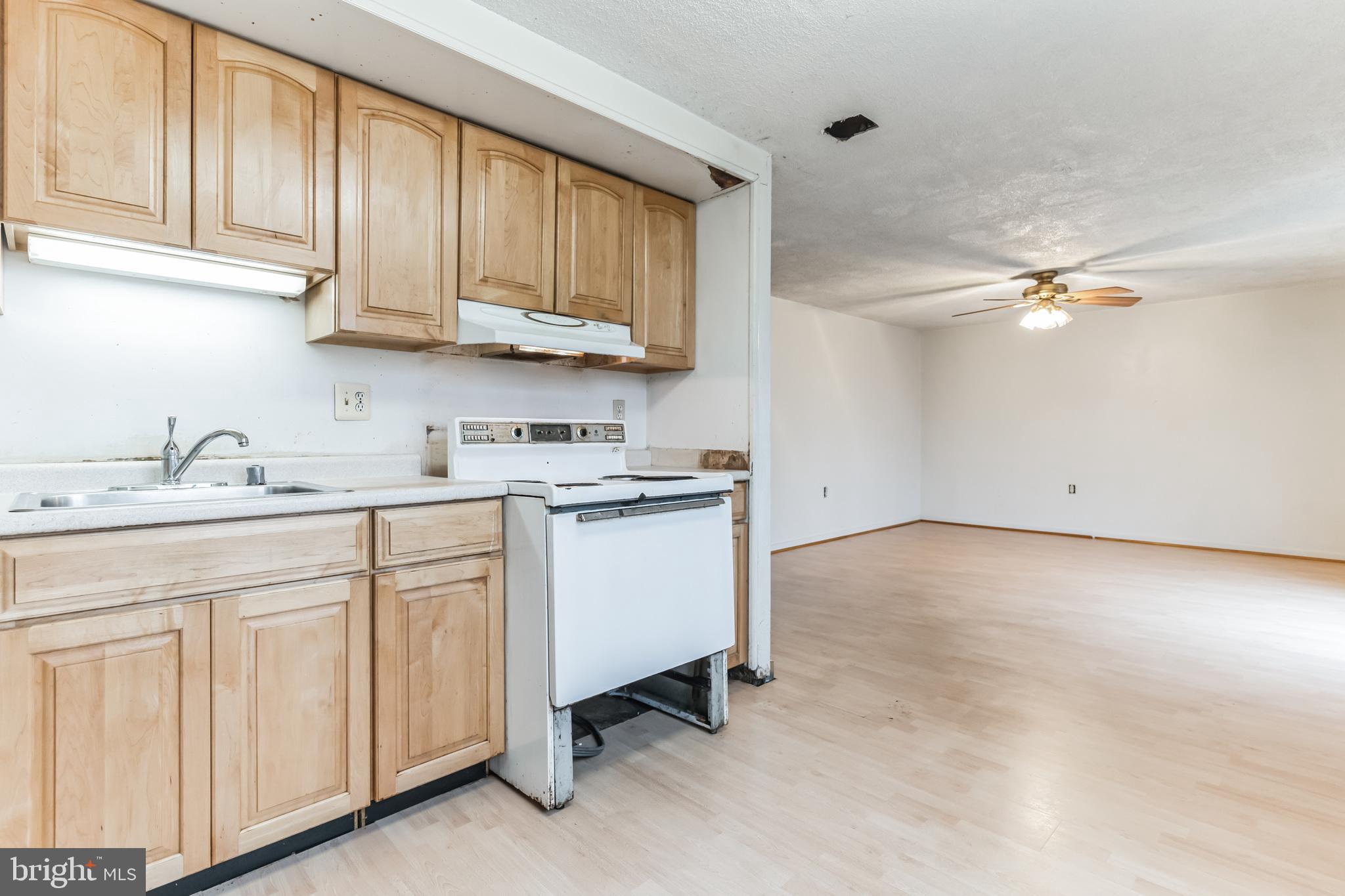 RESTON - Residential