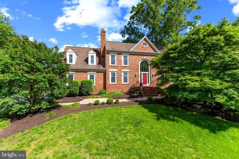 2200 TRAIES COURT ALEXANDRIA VA 22306