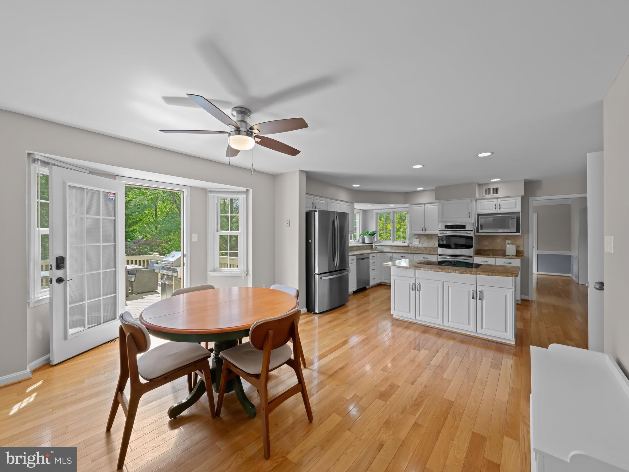 2200 TRAIES COURT