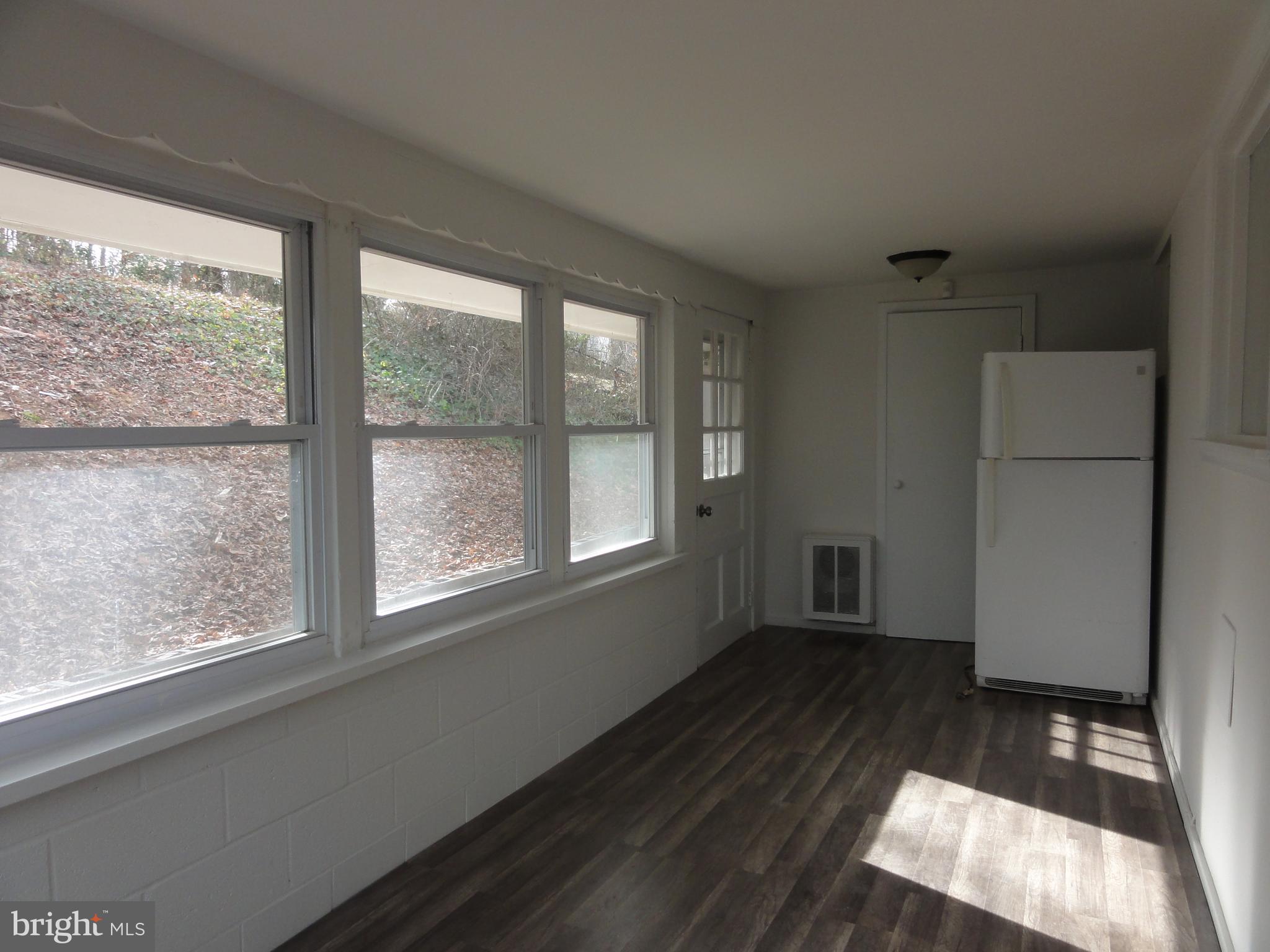 WOODLEY - Residential Lease