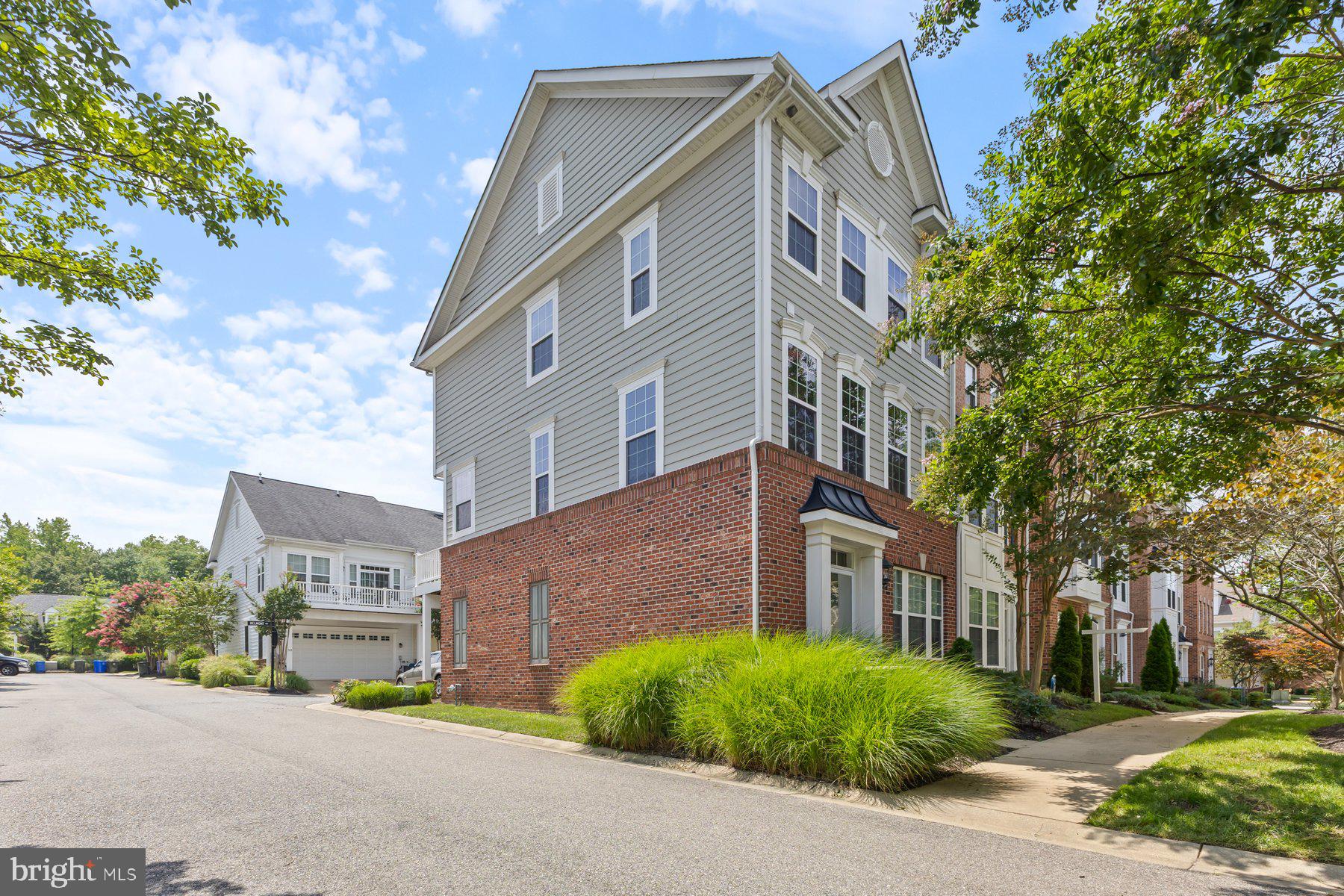 17 STEEPLECHASE DRIVE