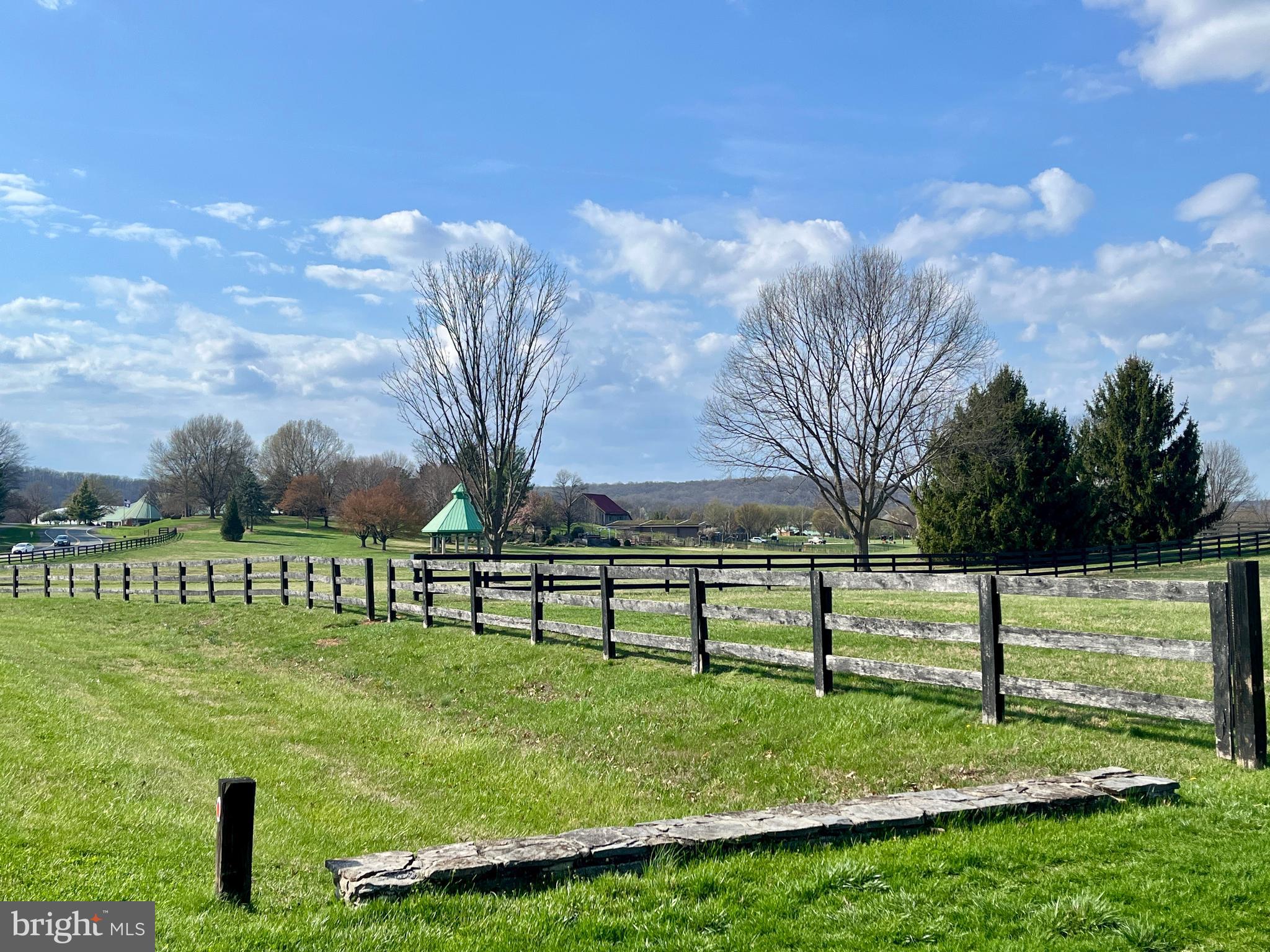 POTOMAC CROSSING - Residential