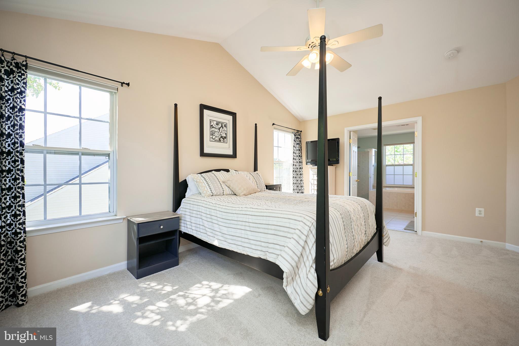 POTOMAC CROSSING - Residential
