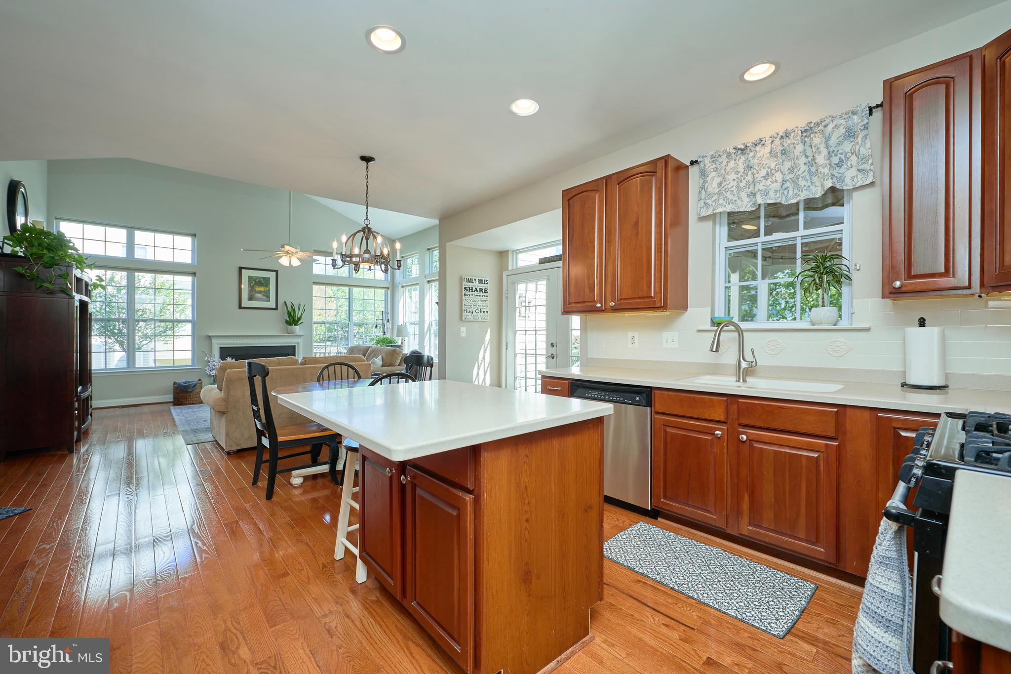 POTOMAC CROSSING - Residential