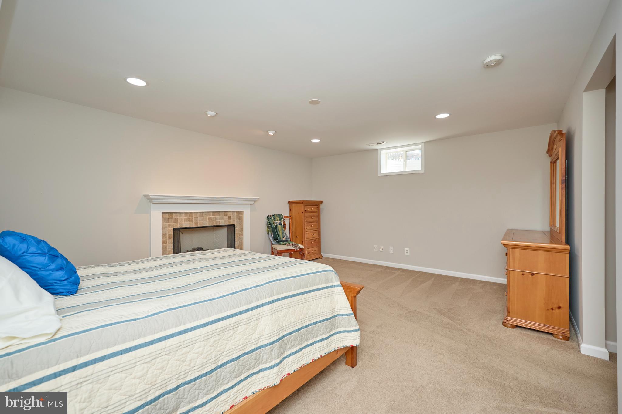 POTOMAC CROSSING - Residential