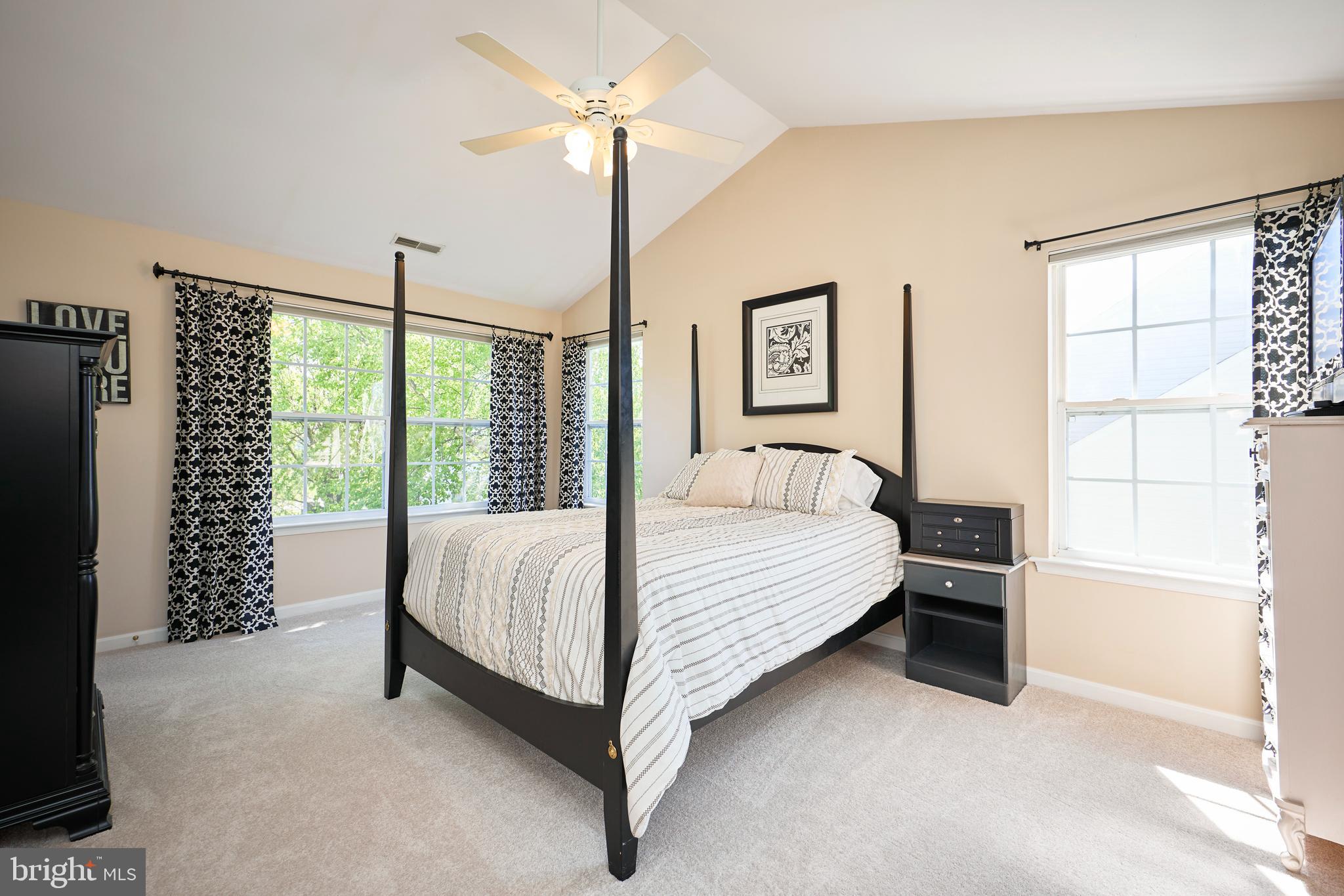 POTOMAC CROSSING - Residential