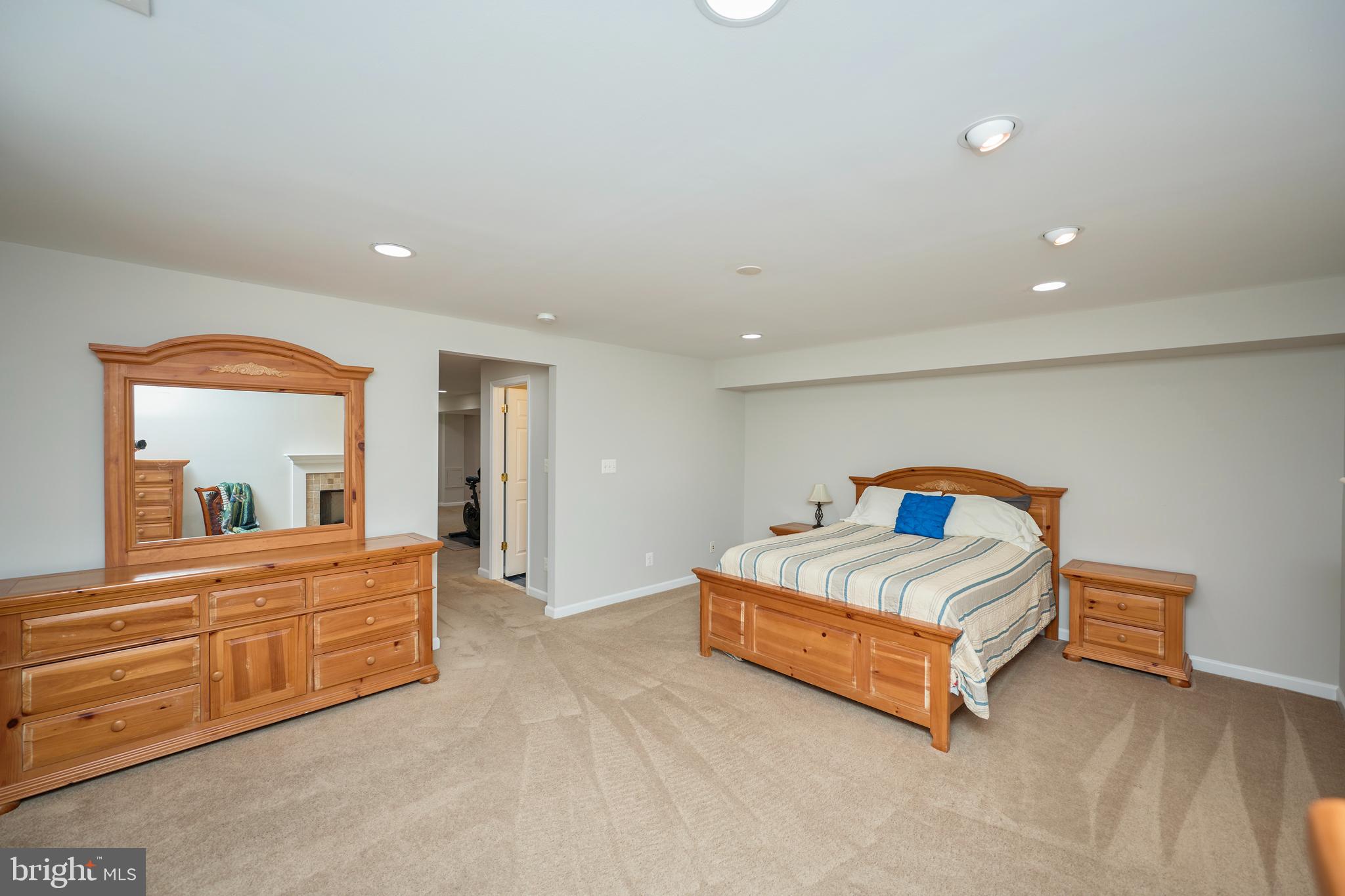 POTOMAC CROSSING - Residential